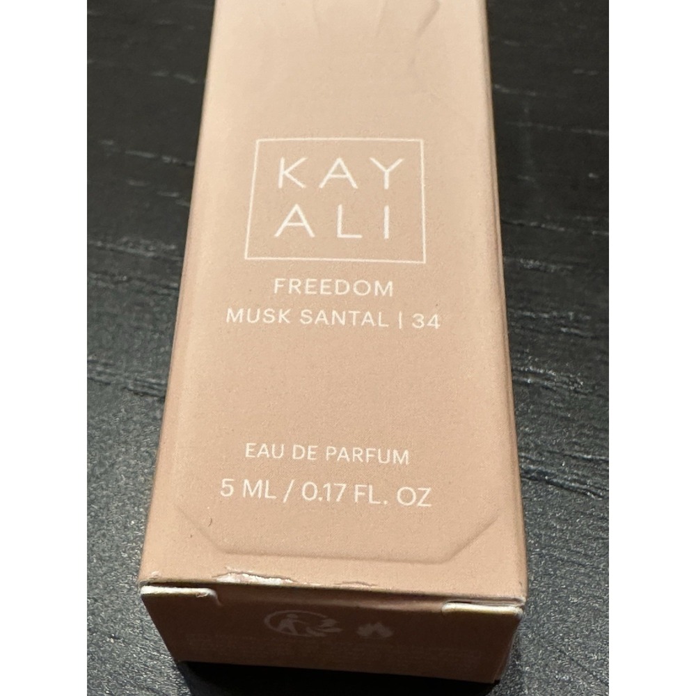 Kayali Freedom Musk Santal 34 Eau De Parfum 5ml Mini Splash Bottle in box - Picture 6 of 6